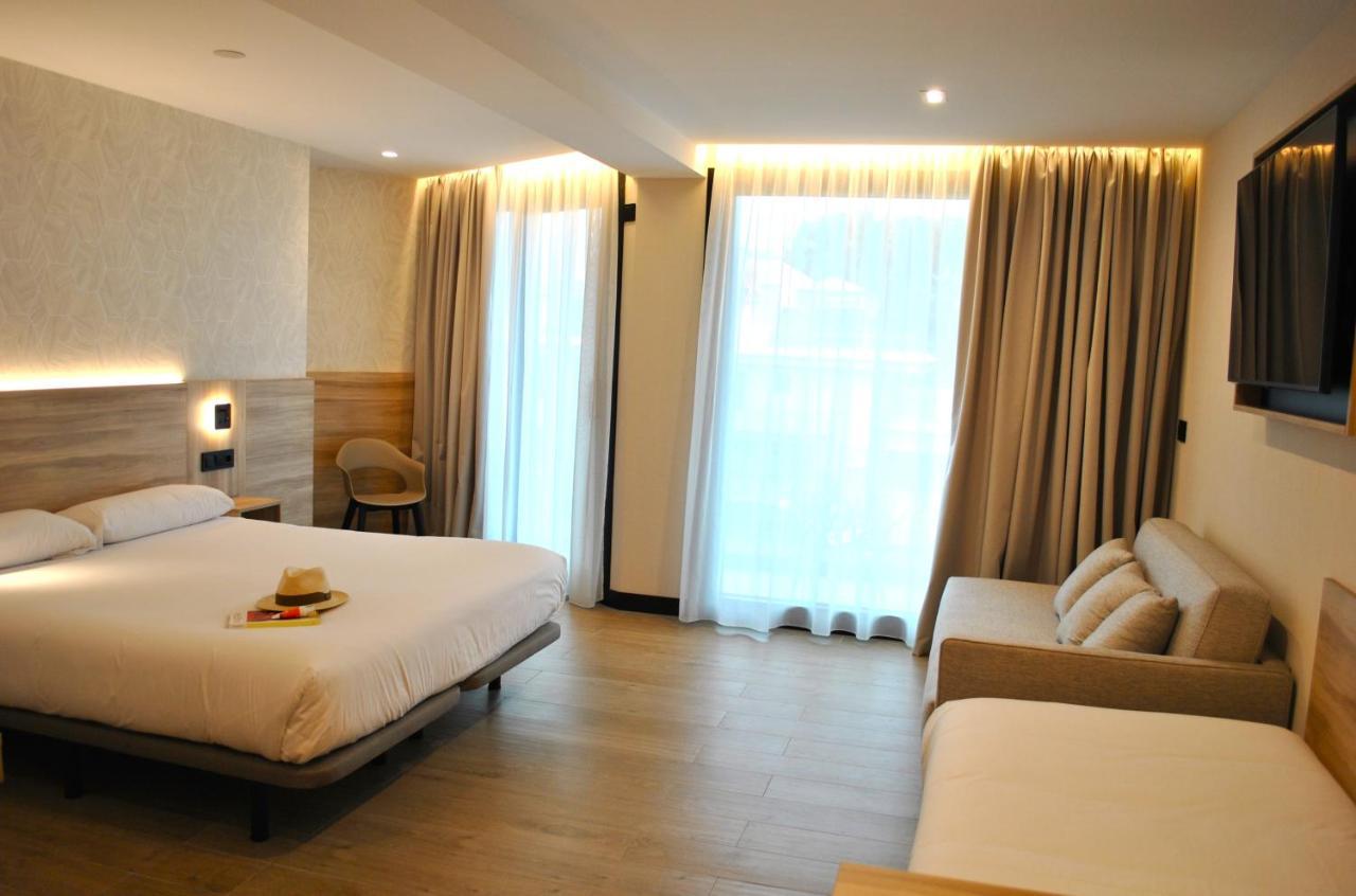Hotel Delfin Azul Playa de la Lanzada Екстериор снимка