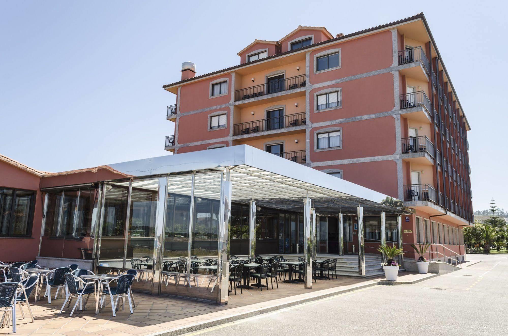 Hotel Delfin Azul Playa de la Lanzada Екстериор снимка